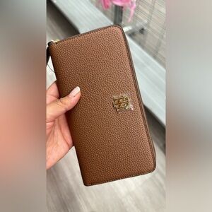 Tommy Hilfiger wallet